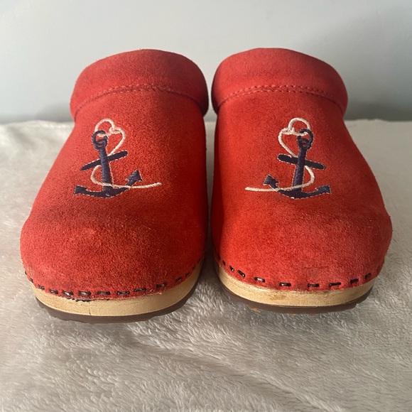 L L Bean Women’s Embroidered Anchor Red Suede Slides Clogs Mules Size 6.5 - Picture 2 of 11